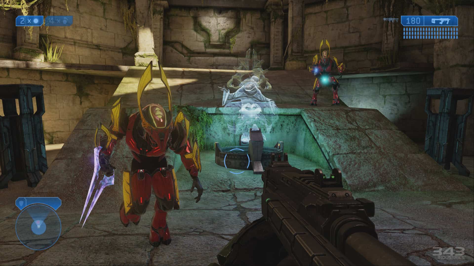 Two Elite soldiers charge after the Master Chief with energy swords.