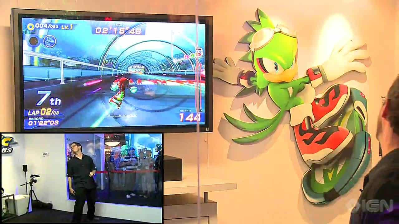 A screenshot of an IGN journalist playing Sonic Free Riders at a convention